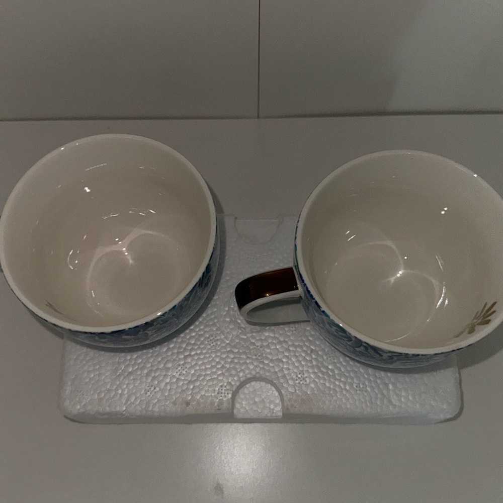 NWT Lilly Pulitzer Ceramic Mugs Set of 2 - Picture 9 of 14